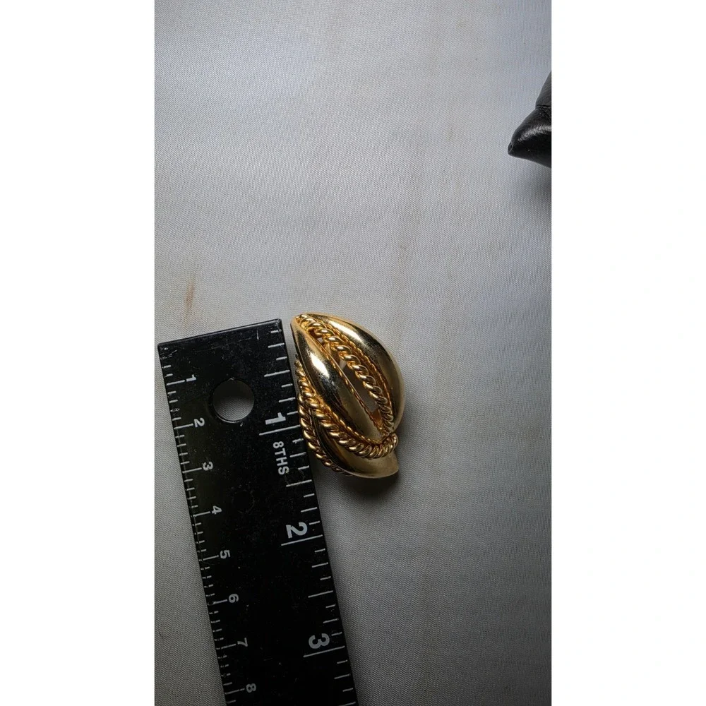 Vintage Gold Tone Chunky Clip on Earrings
